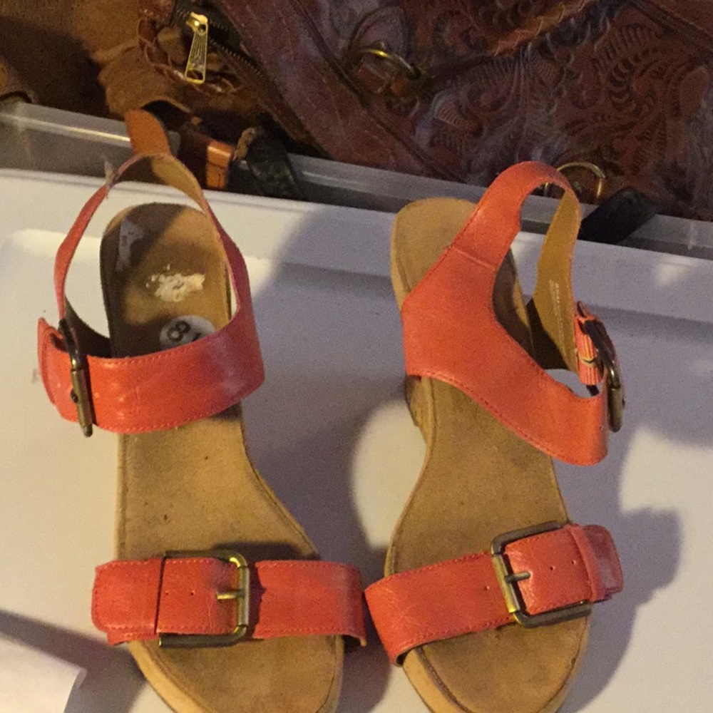 Aerosols wedge sandals